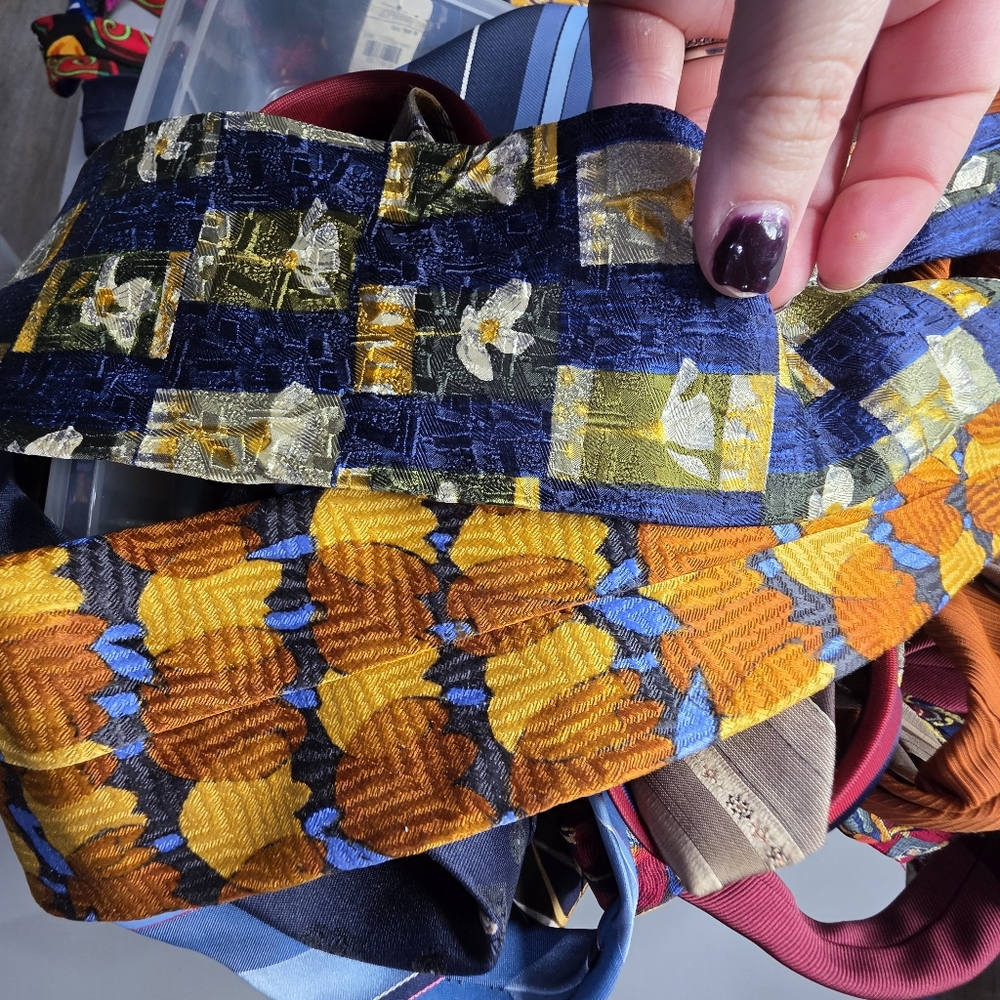 Box Of 49 Ties!! Lots With Tags Still On! - Picture 4 of 16